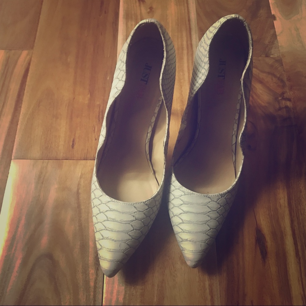 justFab striped pumps